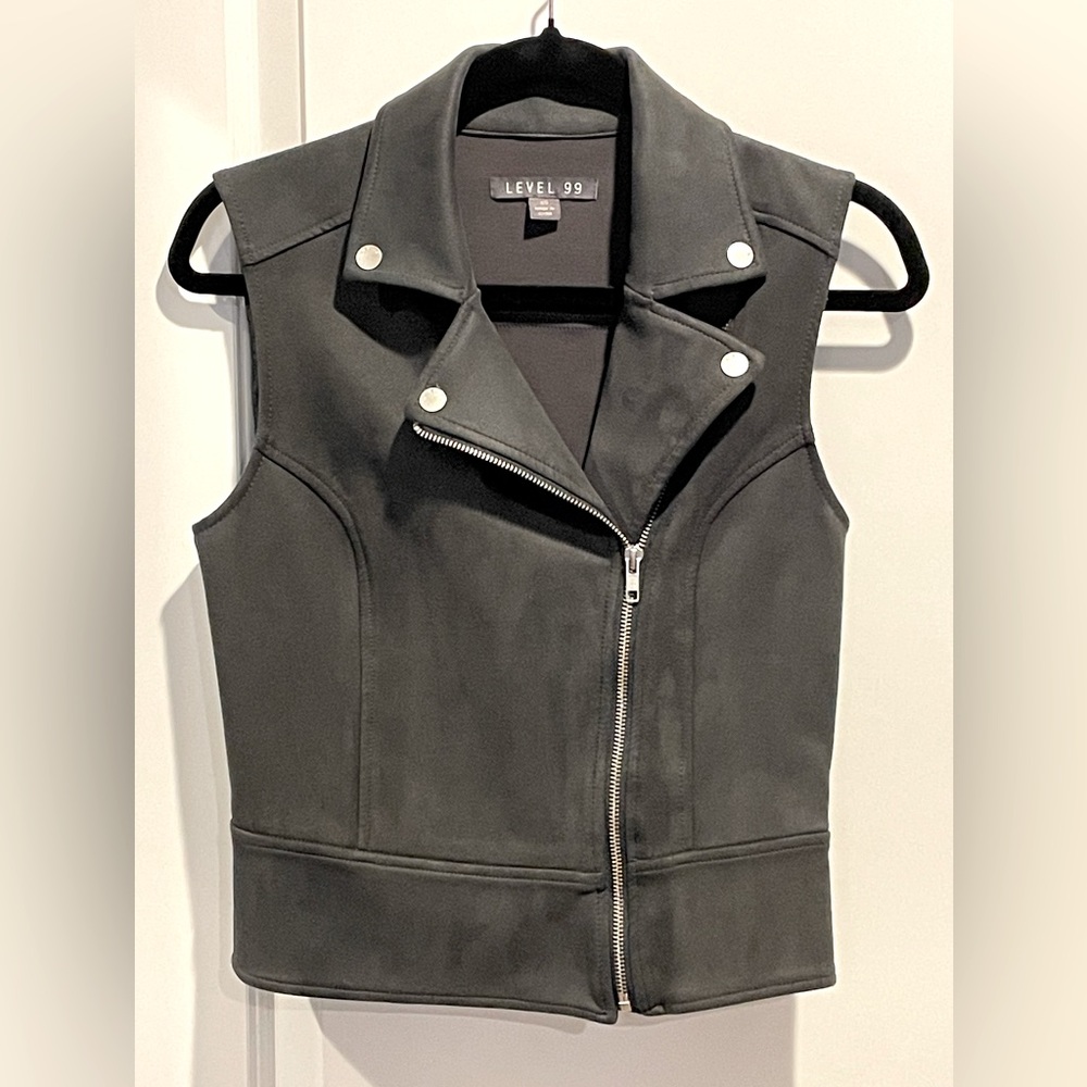 Like new Evereve vest XS